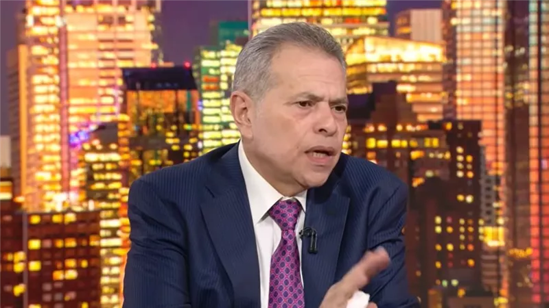 «أعظم قائد للقوات الجوية».. توفيق عكاشة يشيد بمسيرة حسني مبارك العسكرية