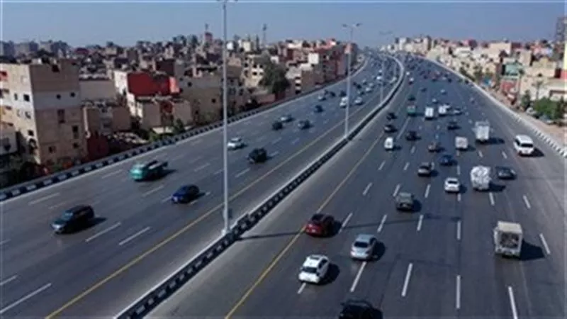 انتظام الحركة المرورية بالقاهرة والجيزة وسط تواجد أمني مكثف بالشوارع