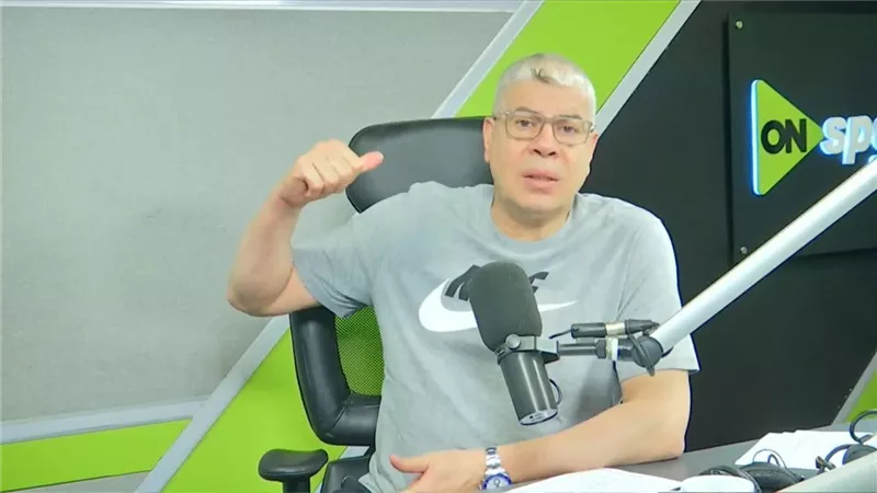أحمد شوبير يتحدث عن أزمات التحكيم وتراجع دعم الجماهير في نهائي الكونفدرالية