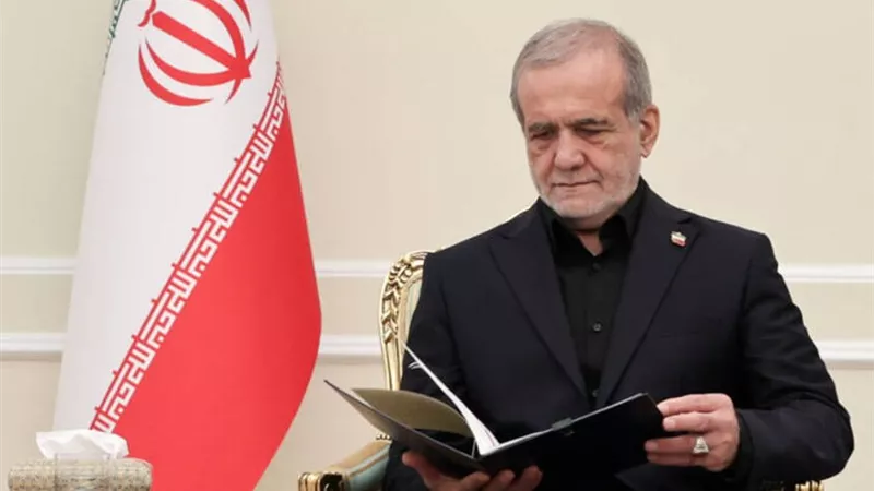 حارسة أمن المياه الإقليمية.. بزشكيان: مضيق هرمز رمز الهوية الوطنية وصمود الشعب