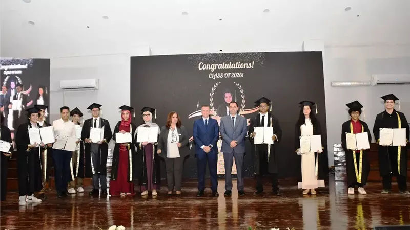 محافظ أسوان يشهد فعاليات حفل تخريج أول دفعة لمدارس النيل المصرية الدولية  