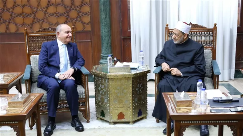 شيخ الأزهر يبحث مع السفير الأردني تعزيز التعاون وخدمة الطلاب الوافدين