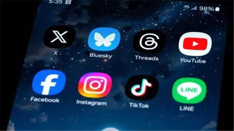 اليابان تفرض قيود عمرية على استخدام وسائل التواصل الاجتماعي