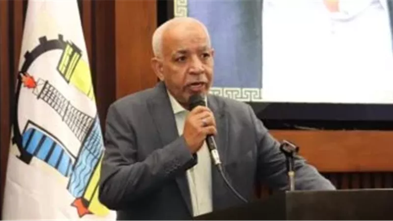 رئيس اتحاد عمال مصر: العمل والإنتاج أساس الجمهورية الجديدة 