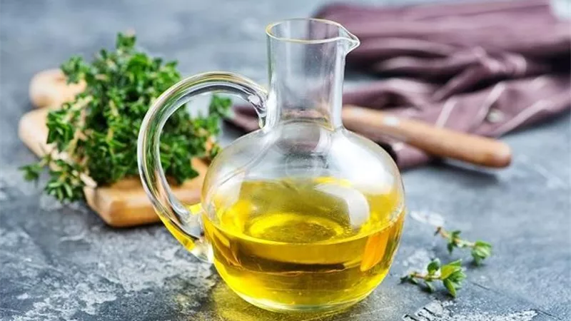 فوائد مذهلة لمزيج زيت الزيتون مع الزعتر: كنز غذائي لصحة أفضل