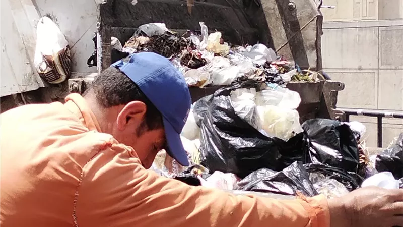 استعدادًا لعيد القيامة.. حى أول طنطا يطلق حملة نظافة موسعة بشارع الحكمة 
