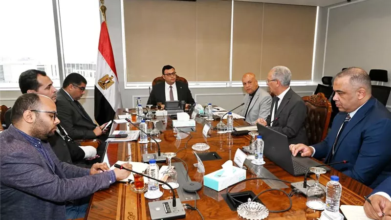 الإسكان توجه بسرعة تركيب عدادات المياه مسبقة الدفع بالمدن الجديدة
