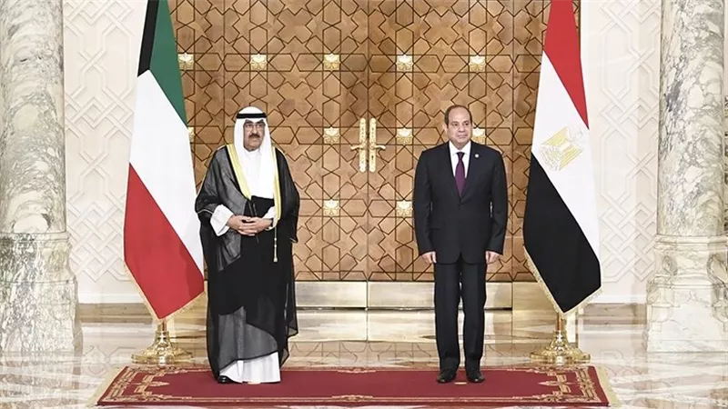 #السيسي_في_الكويت.. ترحيب شعبي ورسمي واسع بزيارة الرئيس المصري