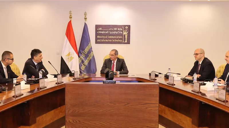 وزير الاتصالات يبحث مع شركة فوداكوم العالمية وفودافون مصر فرص زيادة الاستثمار