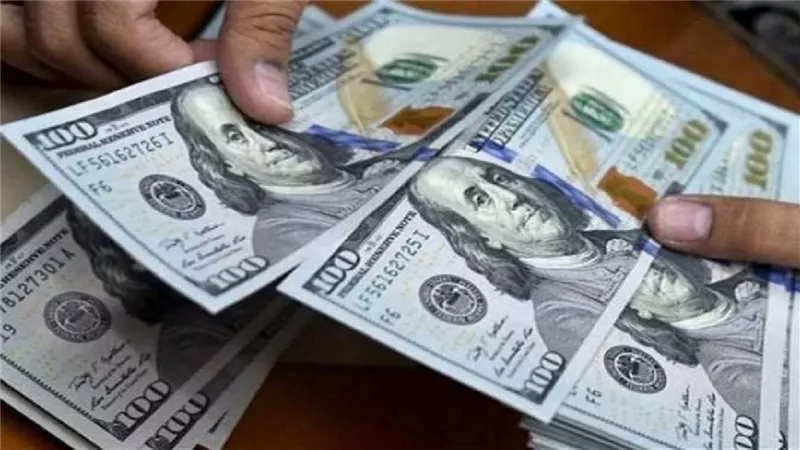 «صدمة مدوية» يسجلها سعر الدولار مقابل الجنيه المصري في مستهل تعاملات اليوم