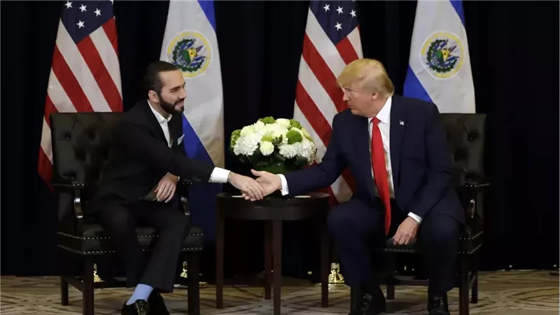 بسبب المهاجرين.. ترامب يستقبل رئيس السلفادور بالبيت الأبيض