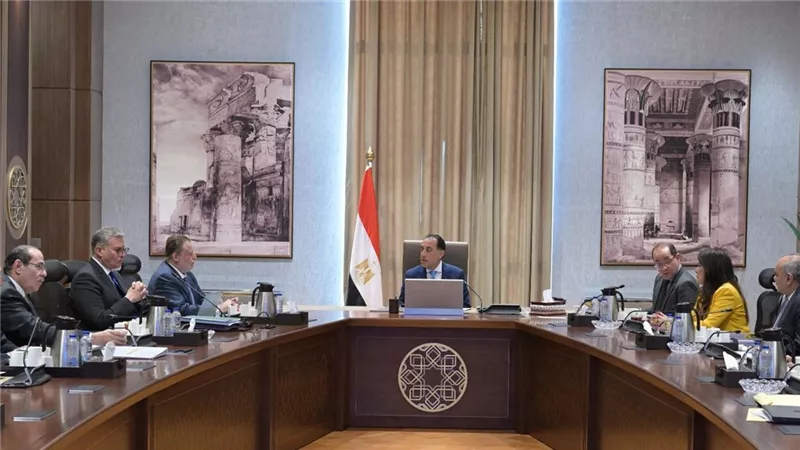 رئيس الوزراء يتابع موقف سداد مستحقات الشركاء الأجانب فى قطاع البترول