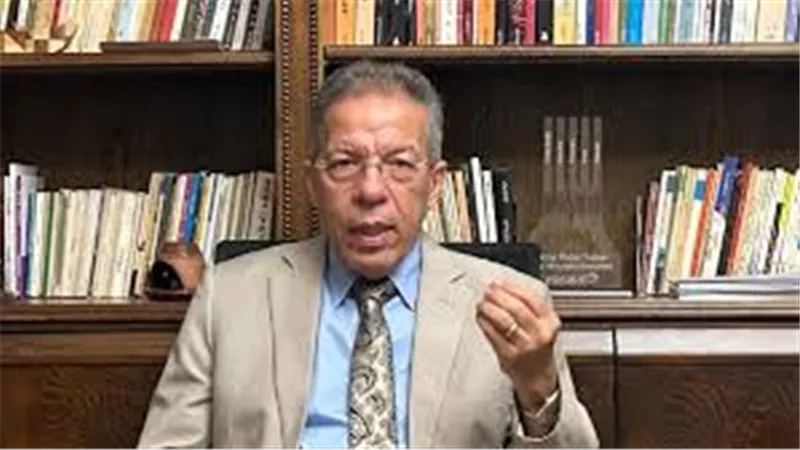 نقيب الأطباء: هجرة الكفاءات تهدد مستقبل الصحة في مصر