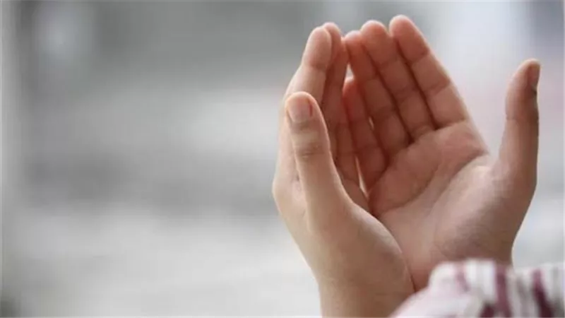 دعاء يُضيء القلوب ويجلب البركة والقبول والرضا .. تكشفه دار الإفتاء 