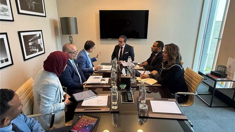 وزير الصحة يلتقي وفد «UNIDO» لبحث تعزيز التعاون في تنمية صناعة الأدوية واللقاح