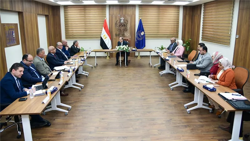 رئيس هيئة الدواء: الاتفاق على ضرورة تبسيط الإجراءات المتعلقة بالدمغة الطبية