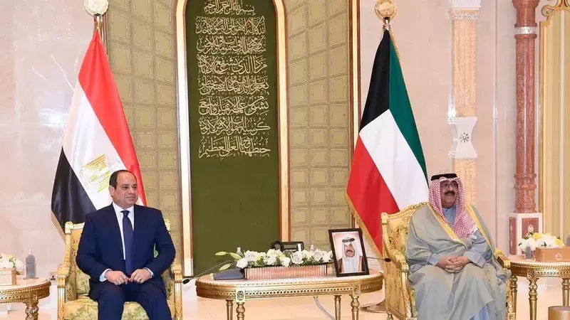 مجلس وزراء الكويت عن زيارة الرئيس السيسي: حل ضيفًا عزيزًا في بلده الثاني 
