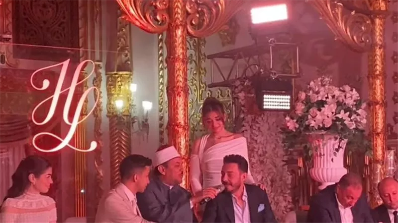 ملك زاهر تنهار من البكاء خلال عقد قران شقيقتها ليلى على هشام جمال