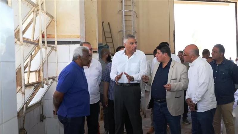 محافظ أسوان يوجه بتوفير قطع الغيار اللازمة لضمان استمرار عمل محطات الرفع