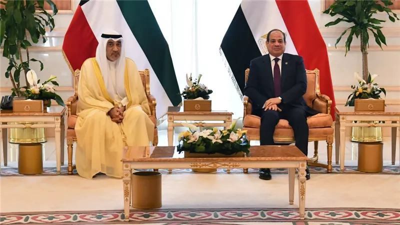 الصور الأولى من لقاء الرئيس السيسي وولي العهد الكويتي اليوم