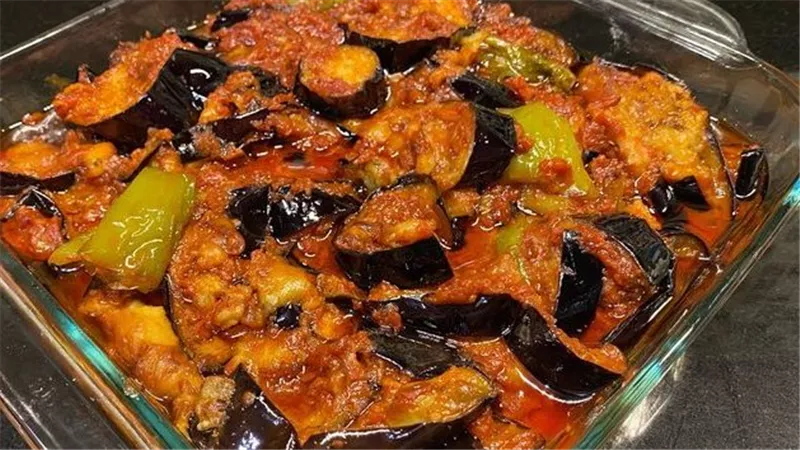 طعمية ومسقعة وفريك وفول نابت.. 