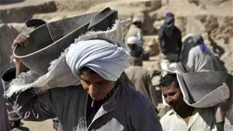 العمالة غير المنتظمة.. مطالب بالإنصاف وتحركات برلمانية لحمايتهم