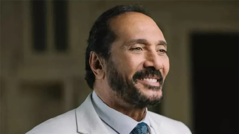 الليلة.. علي الحجار يُشعل مسرح ساقية الصاوي بأجمل أغانيه
