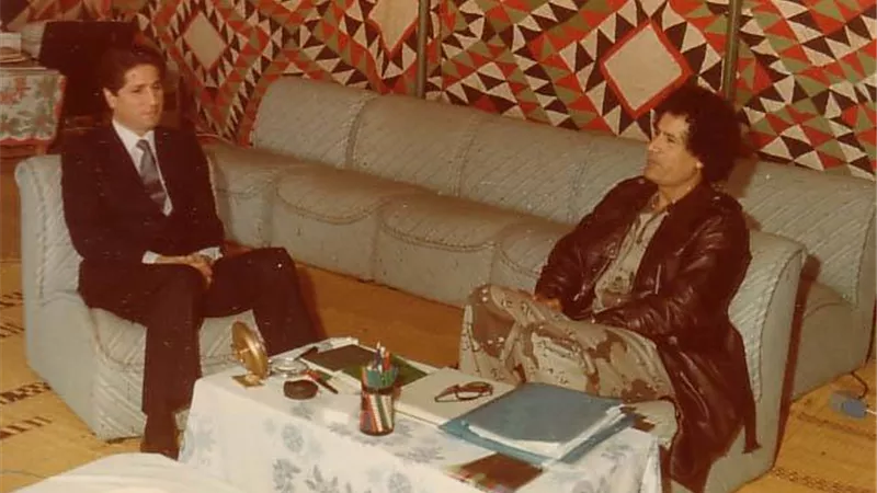 من القطيعة إلى الصداقة.. أمين الجميل يكشف عن علاقة بالرئيس معمر القذافي