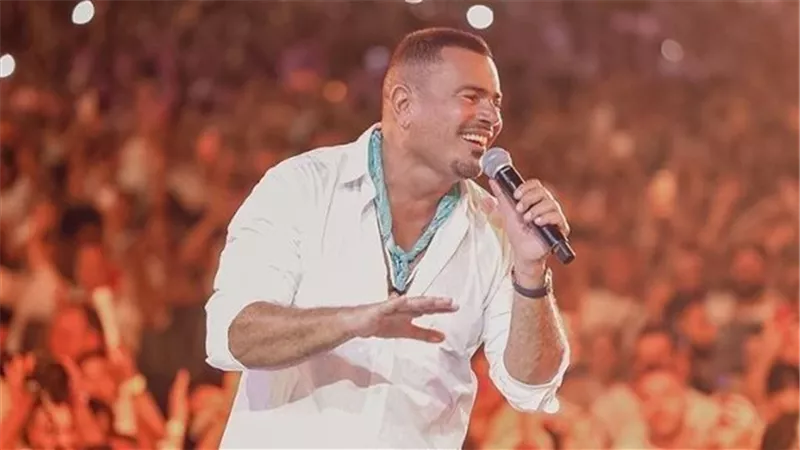 عمرو دياب يشعل الجامعة الأمريكية بحفل مرتقب في مايو.. والتذاكر تصل إلى 500 ألف