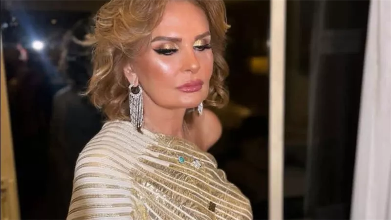بإطلالة ذهبية لامعة.. يسرا تتألق في جلسة تصوير جديدة
