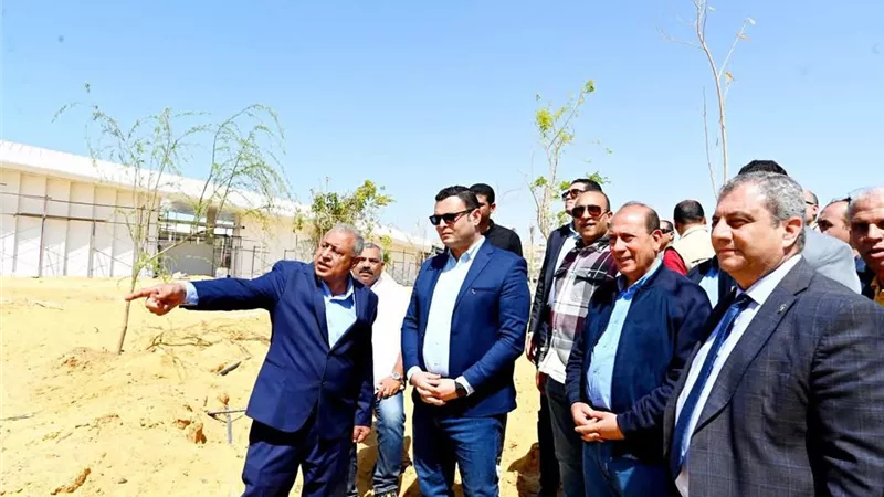 جولة موسعة لوزير الإسكان بمشروع «حدائق تلال الفسطاط» بالقاهرة