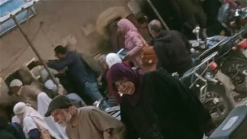 أدوية ناقصة ومعاملة غير آدمية.. مشاكل الأهالي مع التأمين الصحي بالمنوفية |صور
