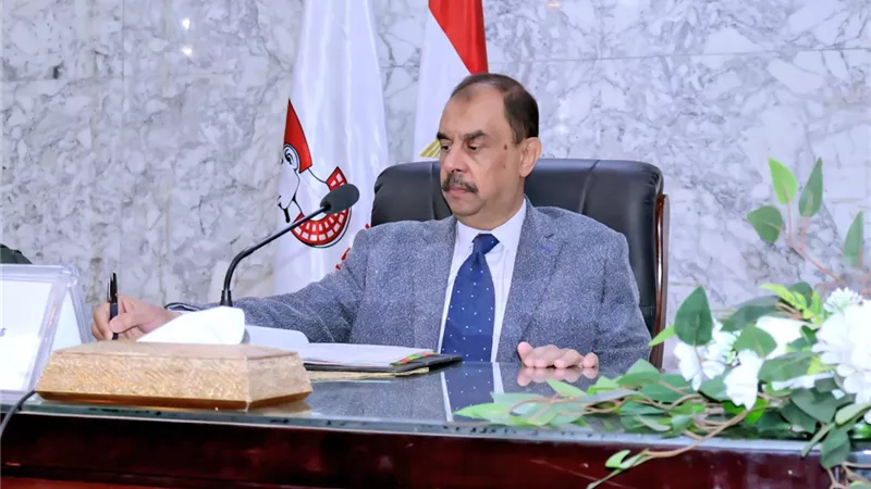 محافظ سوهاج يُكلف وكيل وزارة الإسكان برئاسة لجنة استئناف أعمال البناء