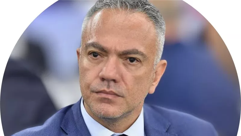 باحث سياسي لــ