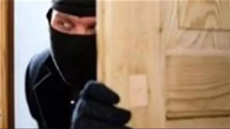 القبض على عاطل قام بمساومة ربة منزل ٣٠ الف جنيه لعدم نشر صورها الخاصة بالجيزة 