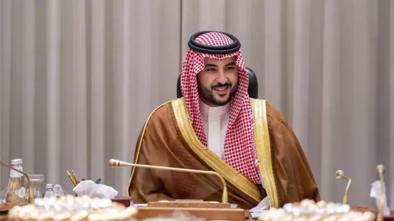  وزير الدفاع السعودي يزور طهران بدعوة من رئيس هيئة الأركان الإيرانية