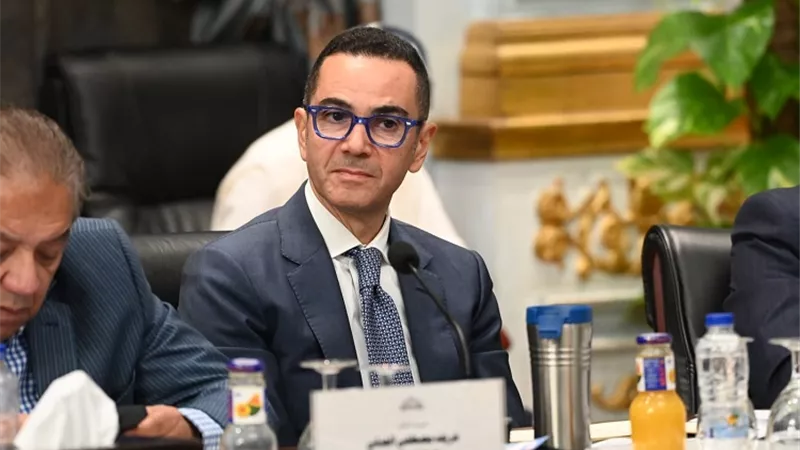 وزير الاستثمار يزور شركة أدوية تونسية  ويؤكد علي أهمية التعاون الدوائي مع مصر