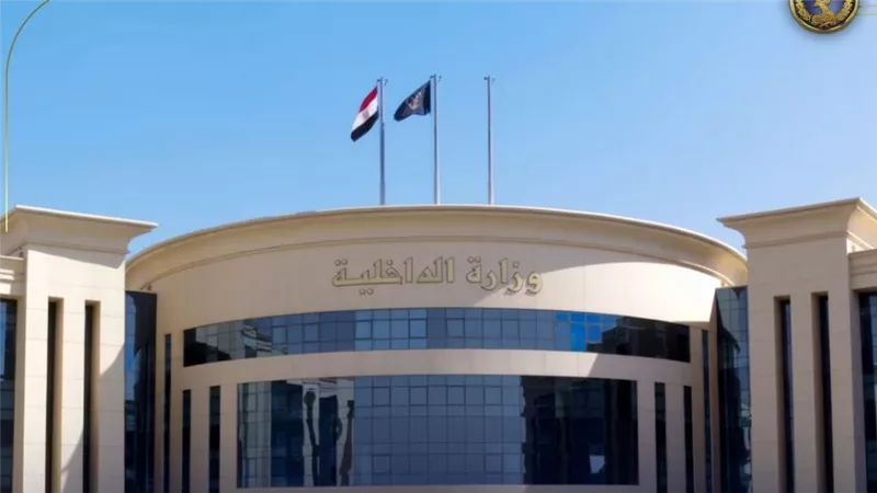 وزير الداخلية يوافق على السماح لـ 84 مواطنا بالحصول على جنسيات أجنبية