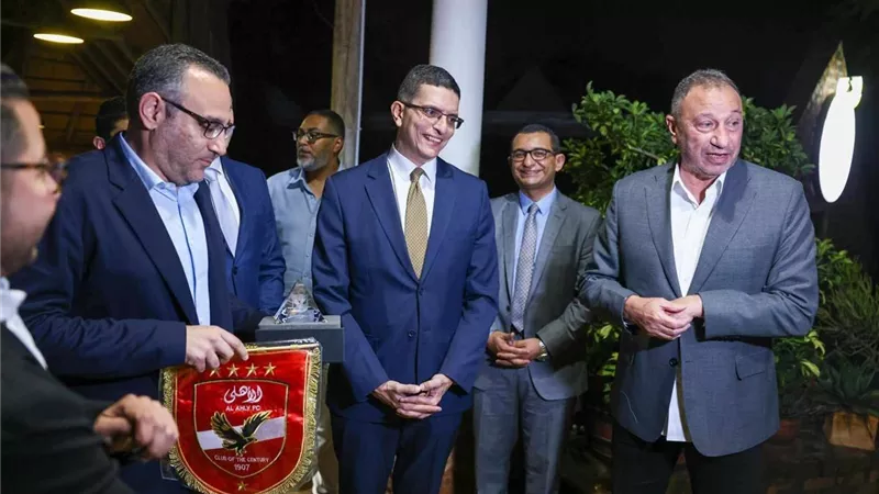 بعثة الأهلي تلبي دعوة السفارة المصرية في جنوب أفريقيا قبل مباراة صن داونز