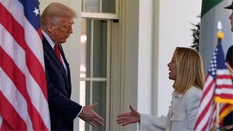 ترامب: لست راضياً عن زيلينسكي أو أي شخص تسبب في الحرب بأوكرانيا