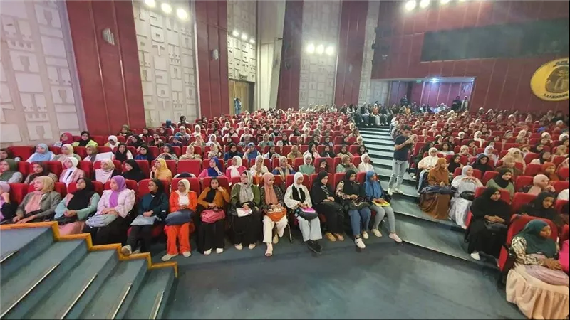 بالصور.. انطلاق محاضرات المراجعة النهائية لطلاب الثانوية العامة بالأقصر