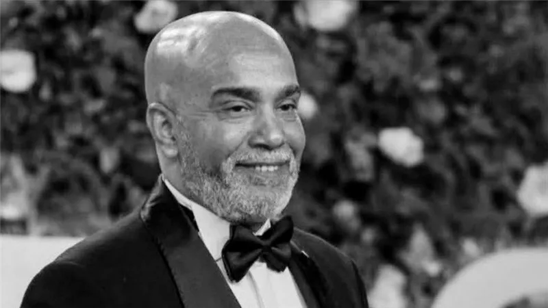 «عاش مظلوما وعندما بدأت الدنيا تبتسم رحل» .. عمرو أديب ينعى سليمان عيد 
