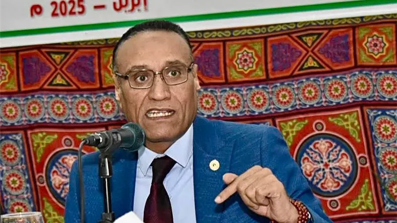 علاء جانب يشارك في دورة تدريبية للطلاب الوافدين بالإسكندرية
