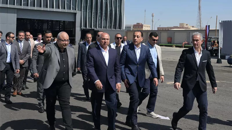 مدبولي: هناك مؤشرات لإقبال المستثمرين المحليين والأجانب على إقامة مصانع جديدة