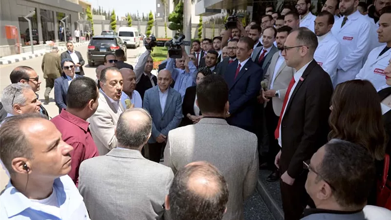 رئيس مجلس الوزراء يتفقد مصانع شركة طيبة للصناعات المتطورة