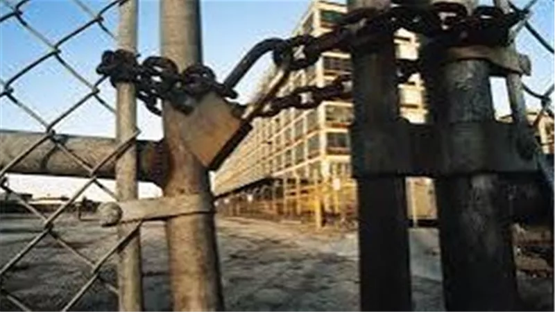 عودة المصانع المتعثرة للحياة.. خطة شاملة لتعزيز الإنتاج المحلي والتصدير للخارج