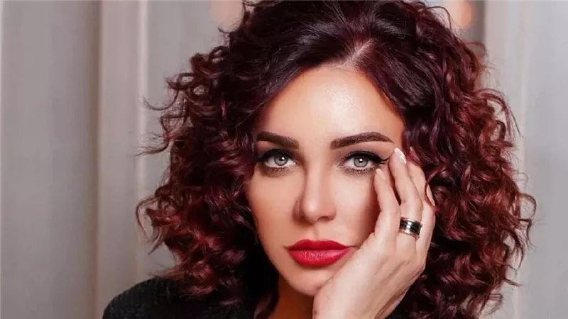 سولاف فواخرجي ترد على شائعة زواجها من بشار الأسد: عملناها على الضيق