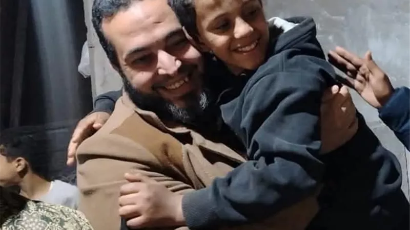 أهالي المنصورية يحتفلون بعودة الطفل أنس بعد اختطافه.. زفة وتكريم لرجال الأمن