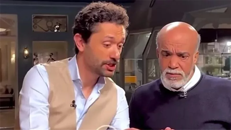 الحزن يخيم على كريم محمود عبد العزيز فى عزاء سليمان عيد 