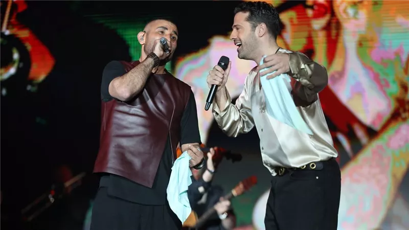 أحمد سعد يتألق في دويتو«ارقص ياحبيبي» مع اليوناني Konstantinos بحفل عيد الربيع